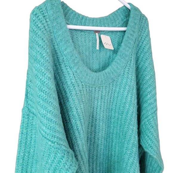 Free People Blue Bell Scoop Neck Oversized Slouchy Electric Teal Sweater NWT - Picture 4 of 15